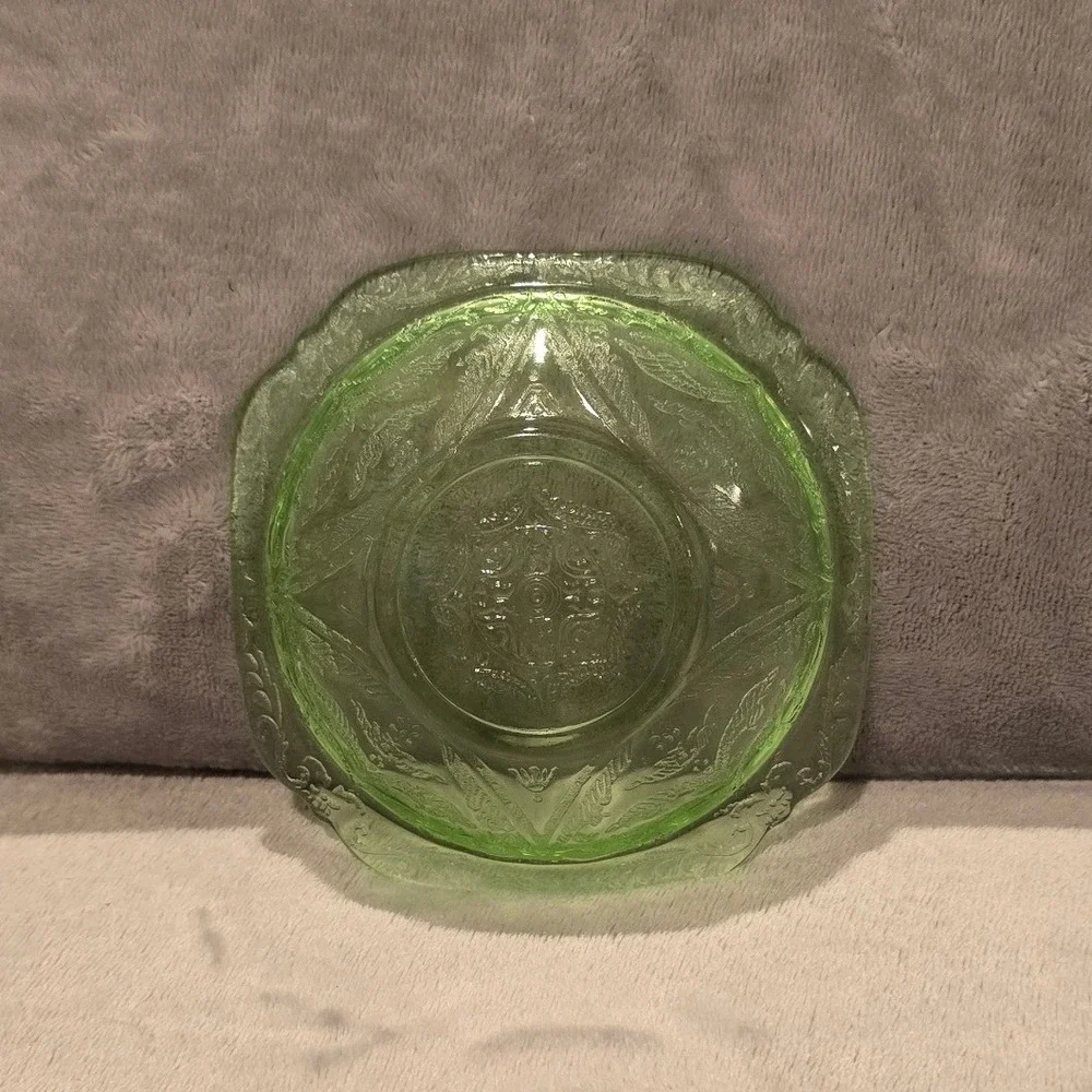 Vintage Federal Madrid Green Uranium Depression Glass 5